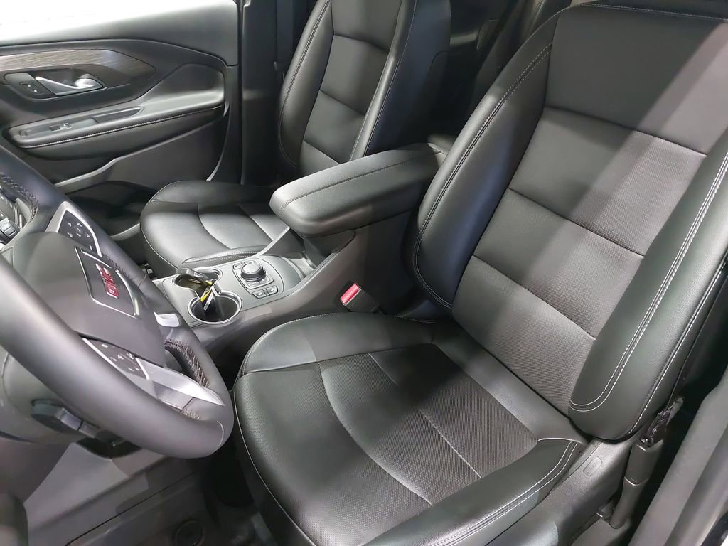 Used 2024 GMC Terrain SLT w/ Infotainment Package II image 15