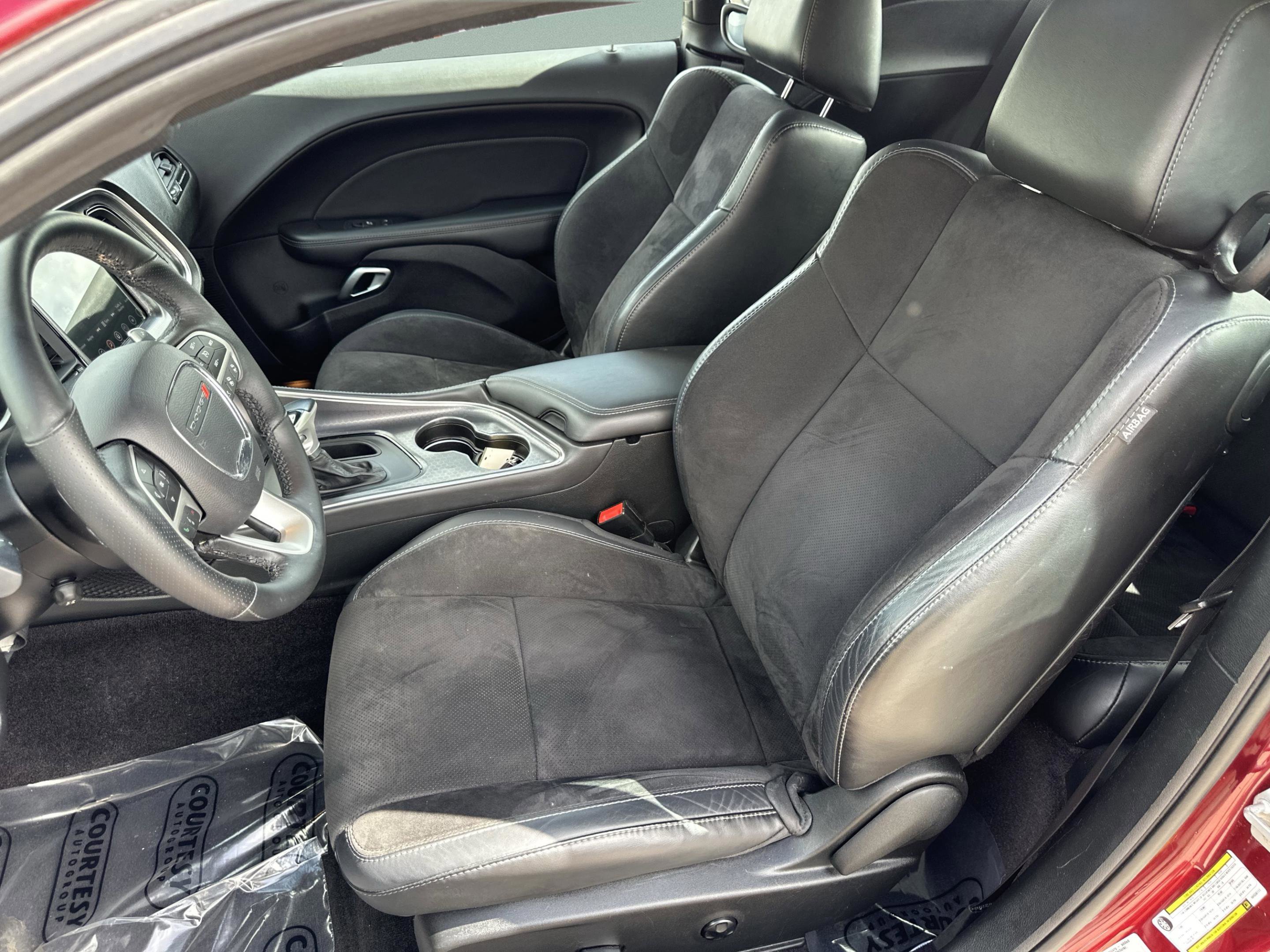 Used 2017 Dodge Challenger GT w/ Technology Group image 17