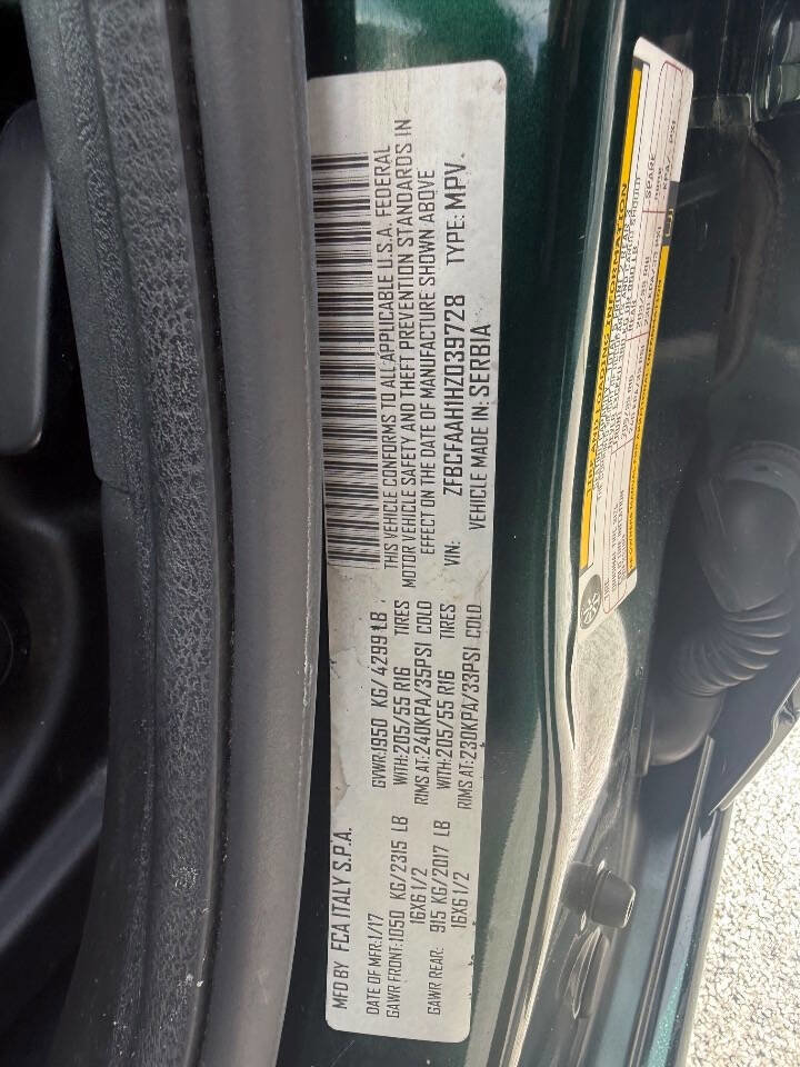 Used 2017 FIAT 500L Pop w/ Popular Equipment Package image 8