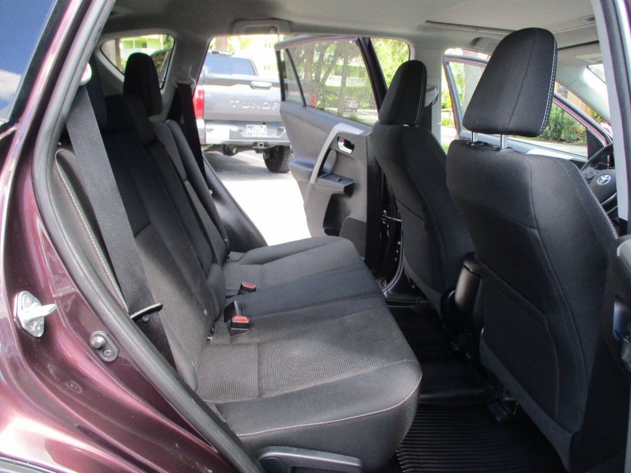 Used 2017 Toyota RAV4 XLE AWD/4WD image 26