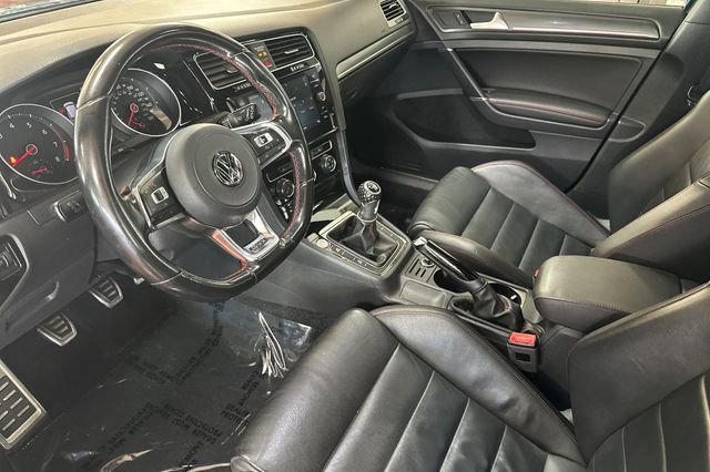 Used 2018 Volkswagen GTI SE w/ SE Leather Package image 11
