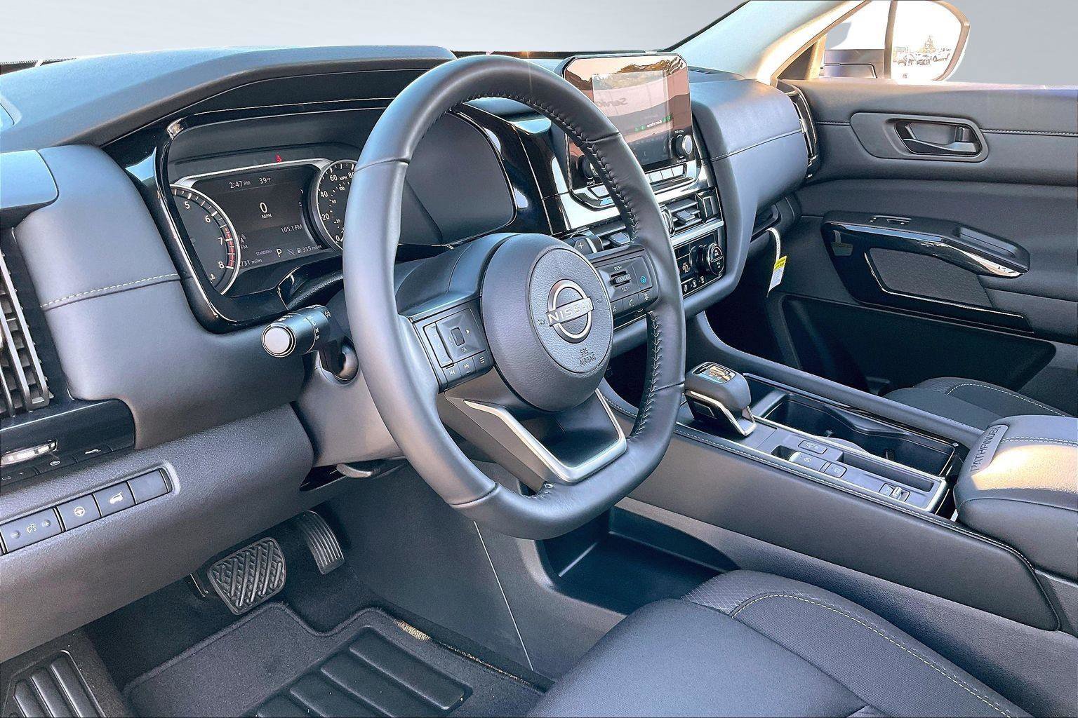 Used 2025 Nissan Pathfinder SV w/ SV Premium Package image 14