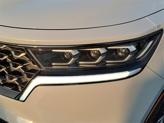 Used 2022 Kia Sorento SX Prestige w/ Rust Color Package image 13