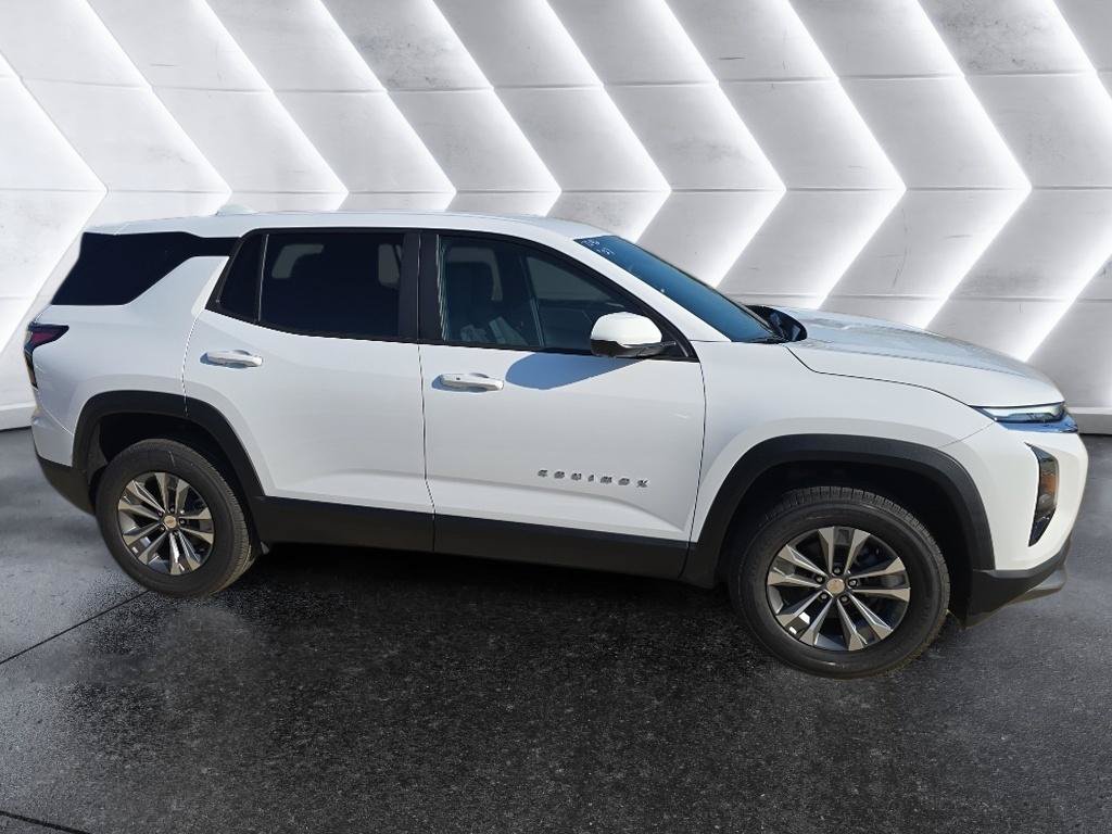 New 2027 Chevrolet Equinox LT w/ Safety and Technology Package FWD image 4