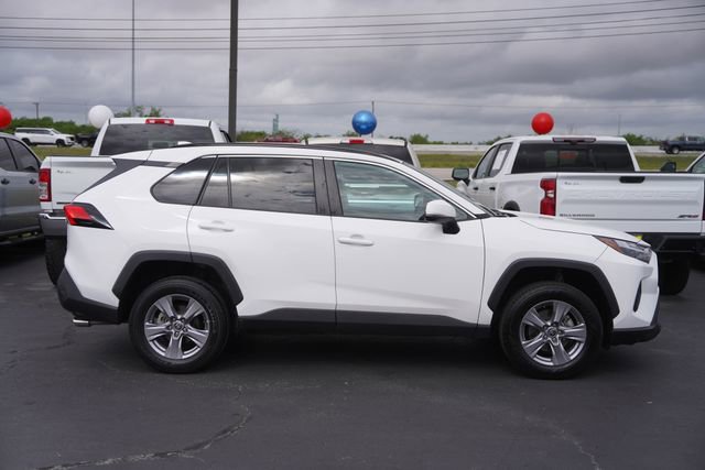 Used 2022 Toyota RAV4 XLE FWD image 5