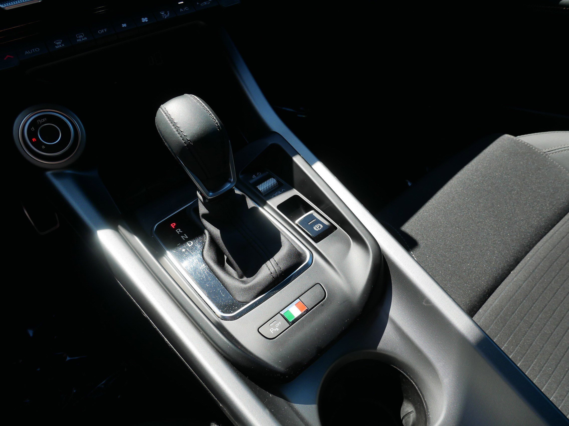 Used 2025 Alfa Romeo Tonale AWD/4WD image 24