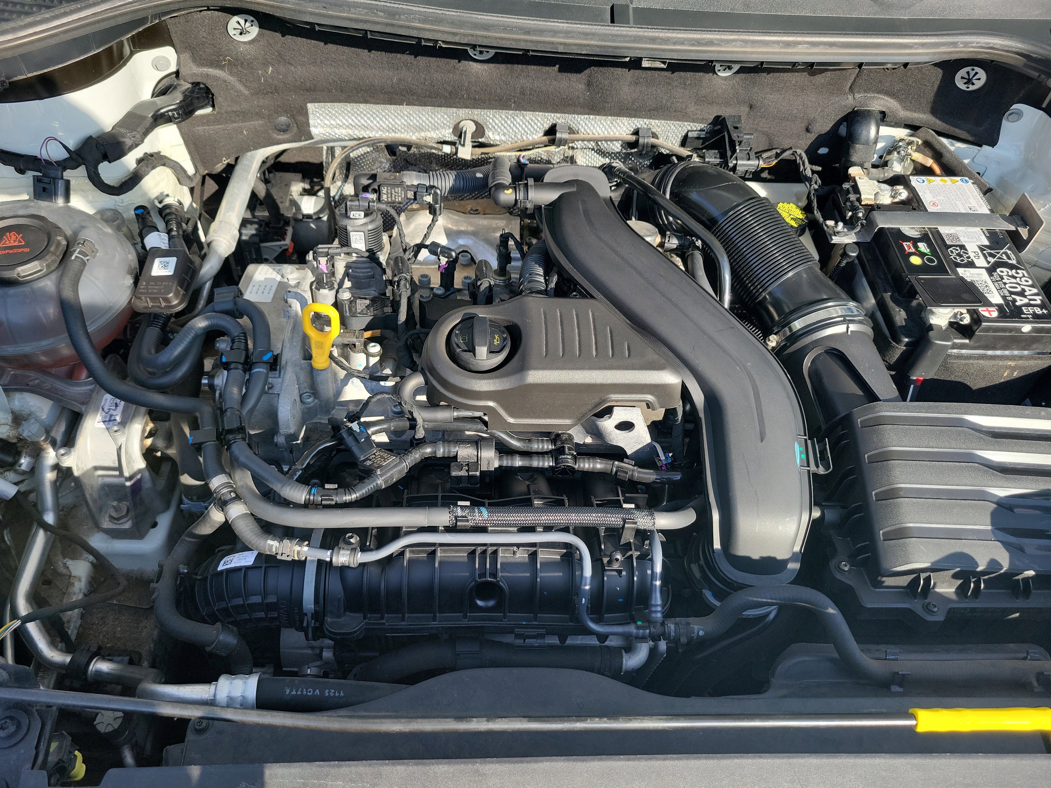 Used 2024 Volkswagen Taos SE image 17