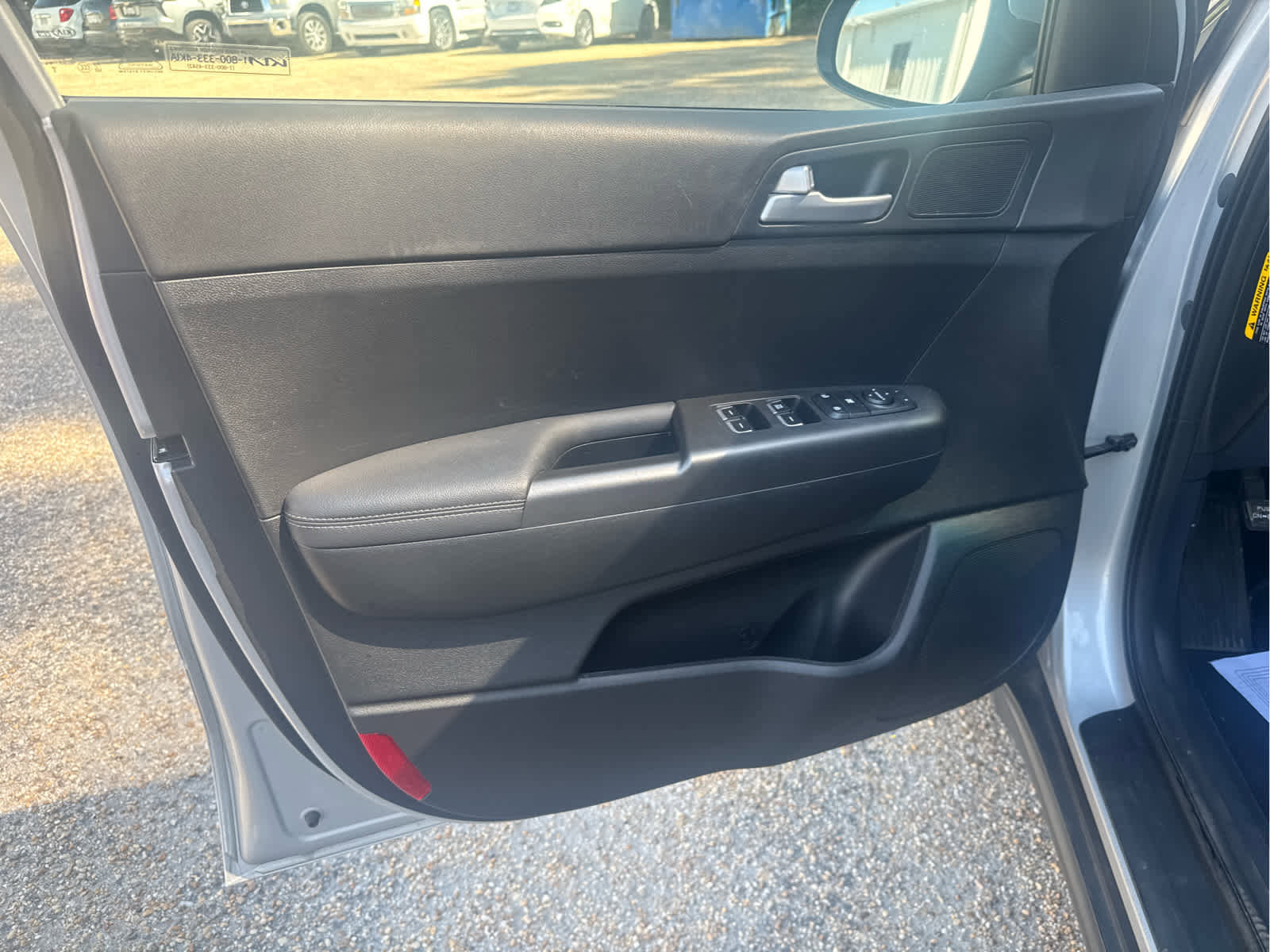 Used 2022 Kia Sportage LX image 19