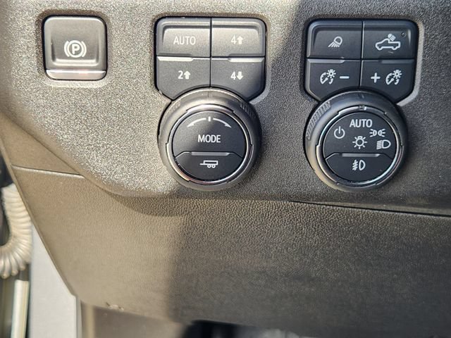 Used 2025 Chevrolet Silverado 2500 ZR2 w/ Technology Package AWD/4WD image 21