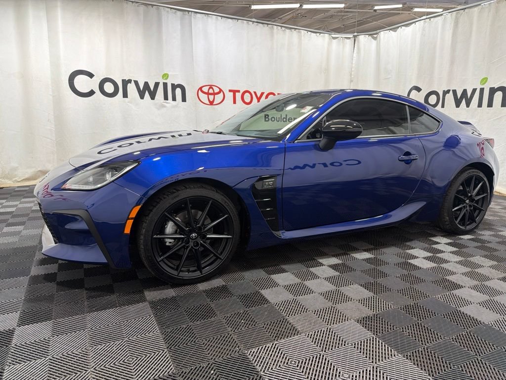 Used 2025 Toyota GR86 Premium RWD image 4