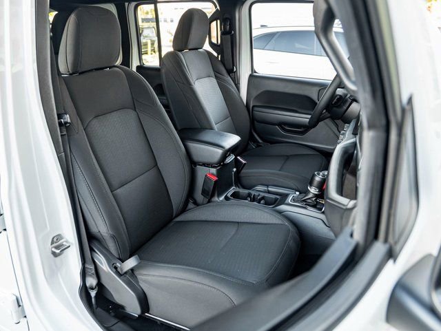 Used 2023 Jeep Wrangler Unlimited Sport image 28