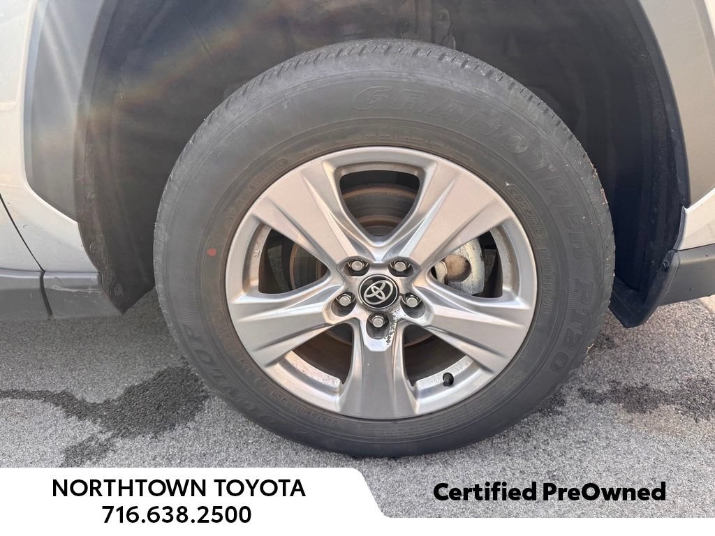 Used 2025 Toyota RAV4 XLE w/ Weather Package AWD/4WD image 27