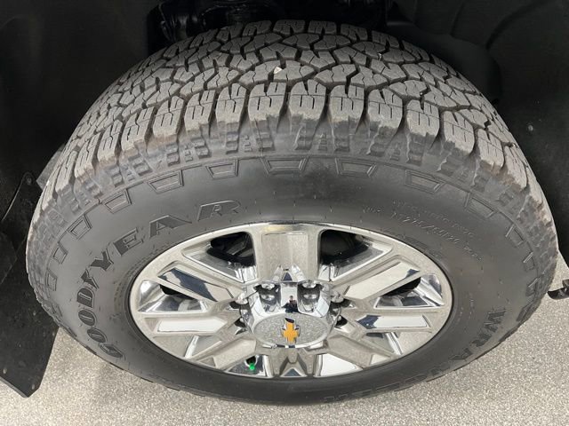 Used 2025 Chevrolet Silverado 3500 High Country w/ Technology Package image 15
