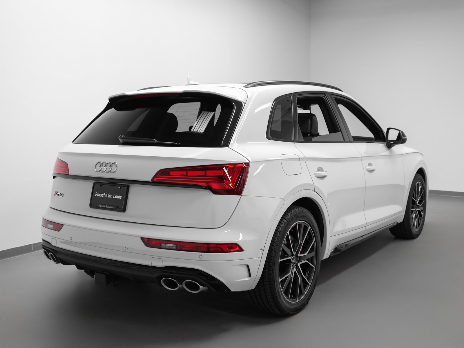 Used 2021 Audi SQ5 Prestige image 12
