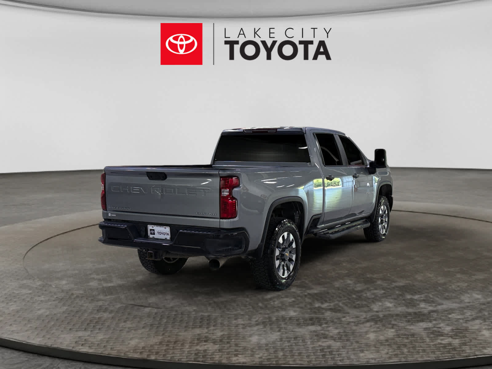 Used 2024 Chevrolet Silverado 2500 Custom w/ Custom Value Package AWD/4WD image 9
