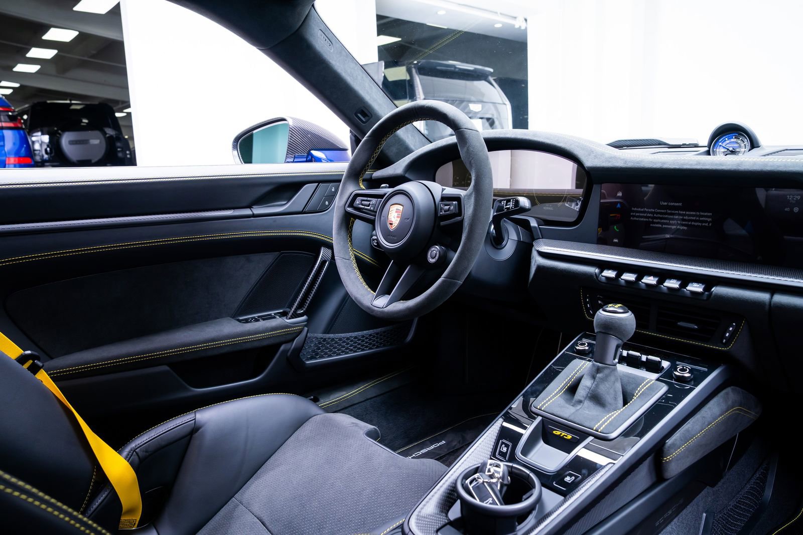 Used 2026 Porsche 911 GT3 RWD image 12