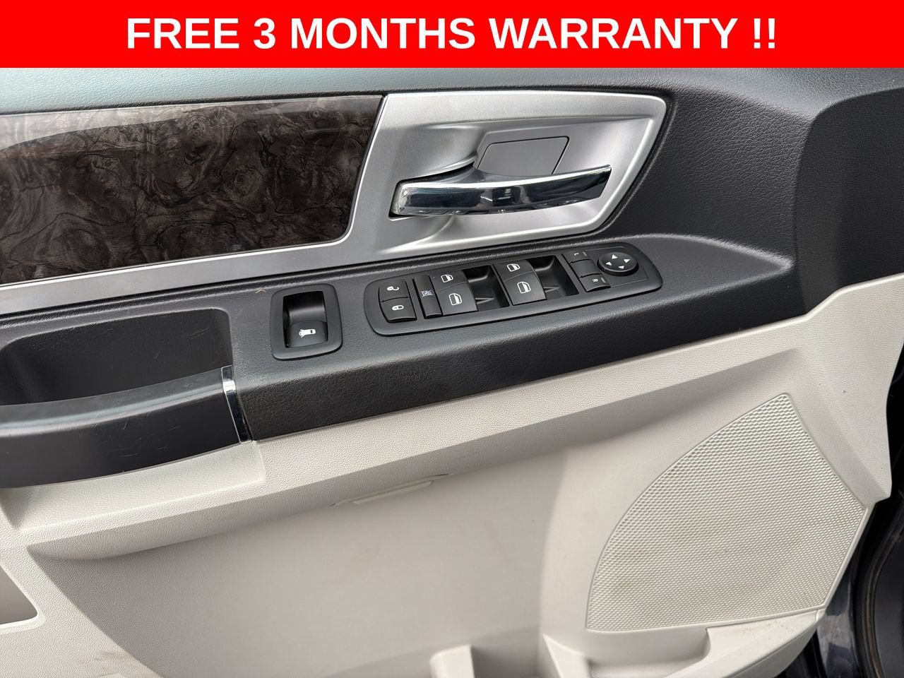 Used 2010 Dodge Grand Caravan Crew w/ Family Value Group FWD image 12