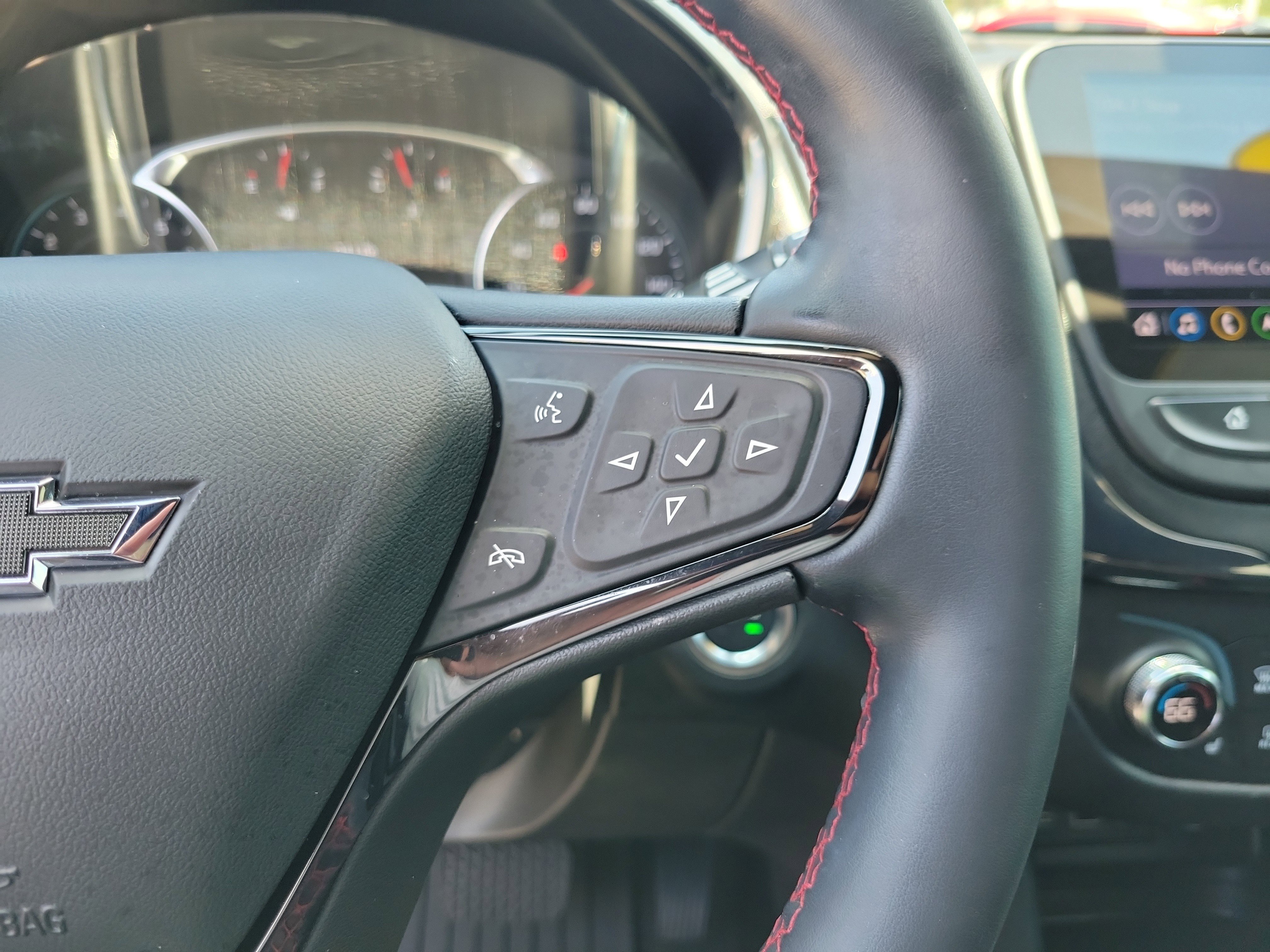 Used 2023 Chevrolet Equinox RS w/ RS Leather Package FWD image 30