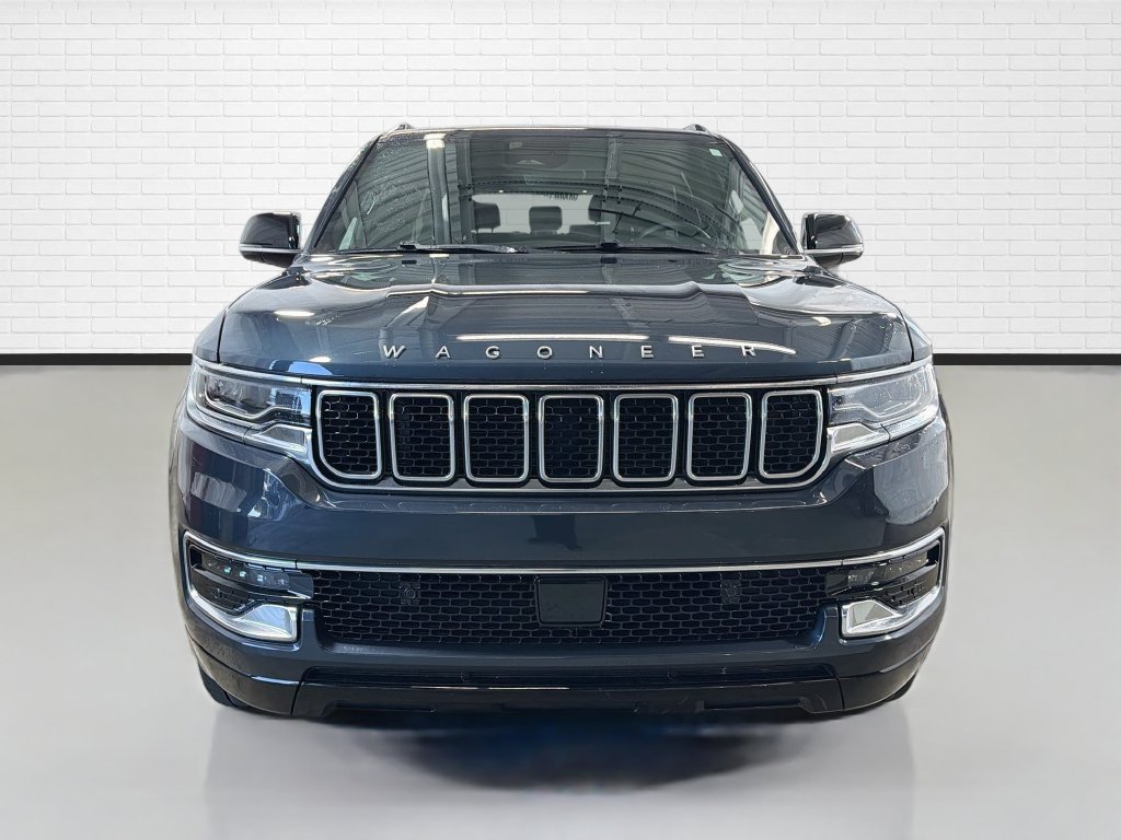 Used 2023 Jeep Wagoneer 4WD w/ Premium Group I image 2