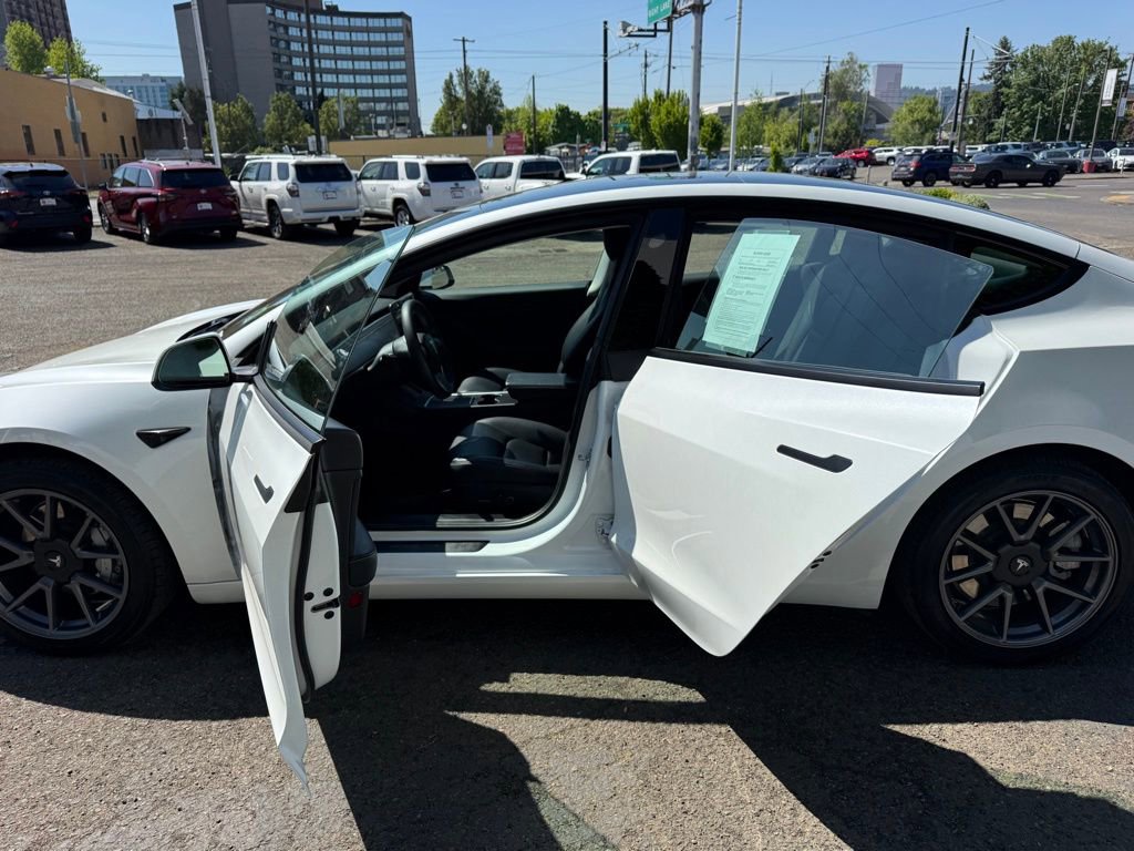Used 2021 Tesla Model 3 Standard Range Plus RWD image 15