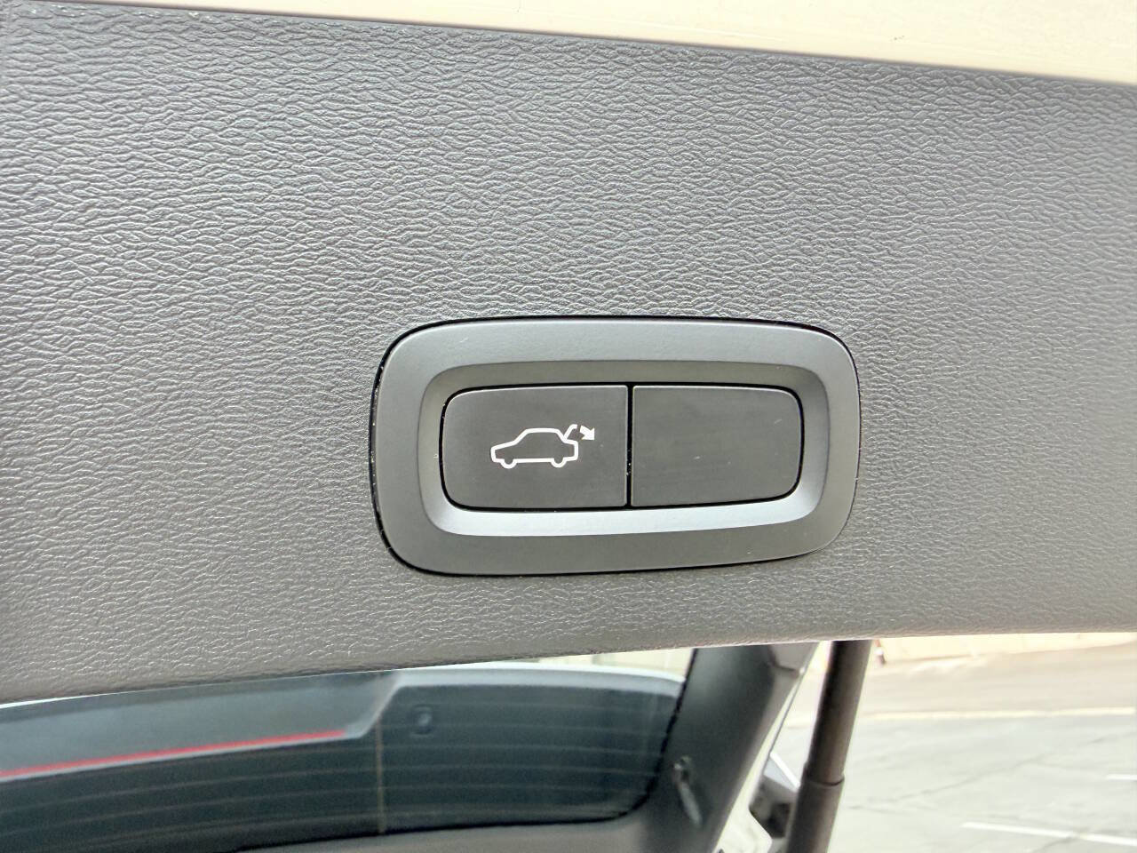 Used 2019 Volvo XC40 T5 Momentum AWD/4WD image 23