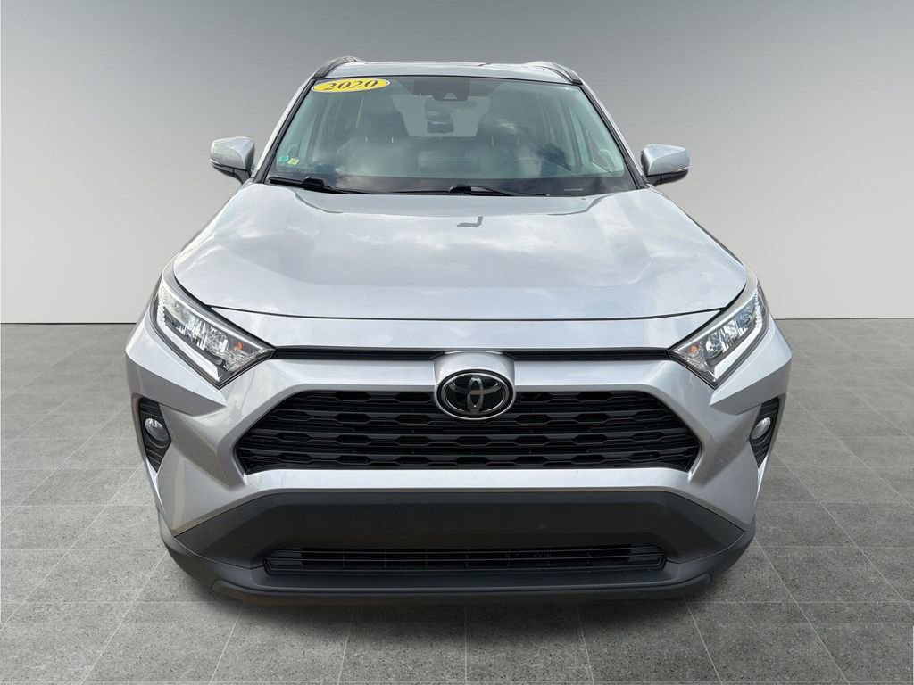 Used 2020 Toyota RAV4 XLE Premium image 8