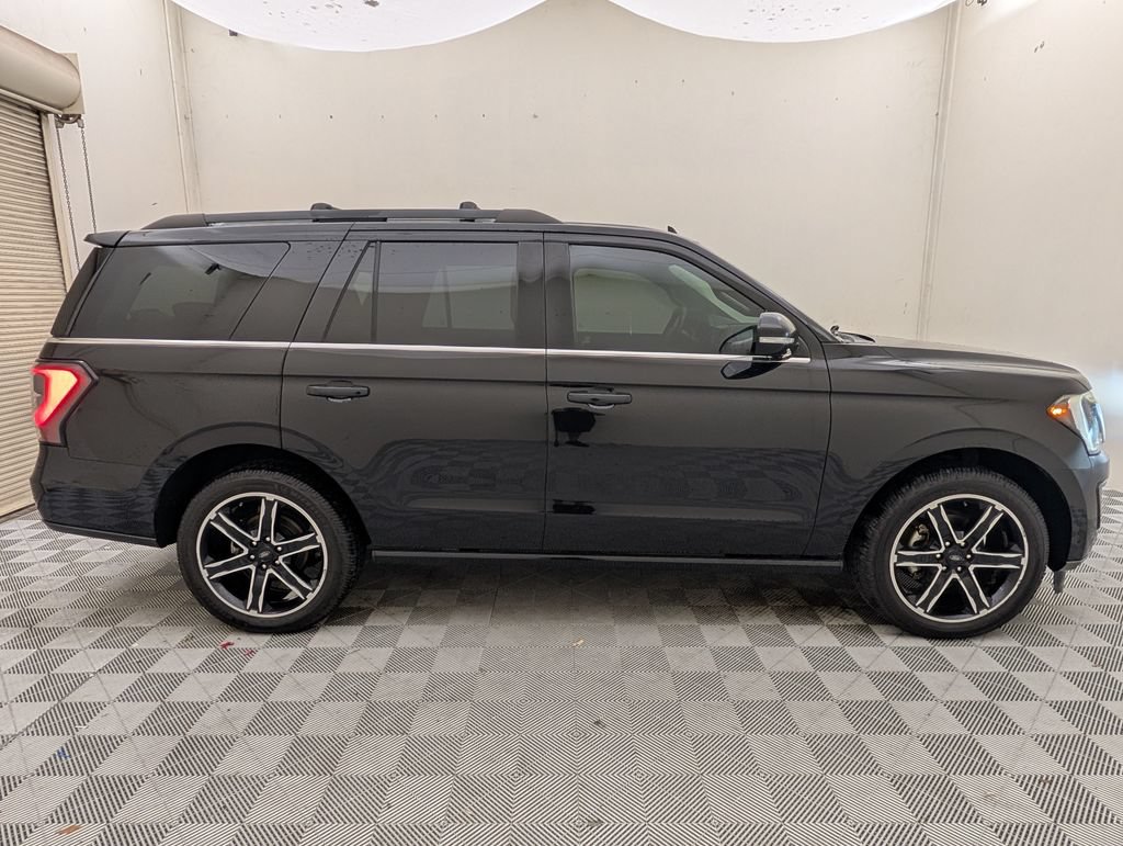 Used 2019 Ford Expedition Limited w/ Equipment Group 303A AWD/4WD image 2