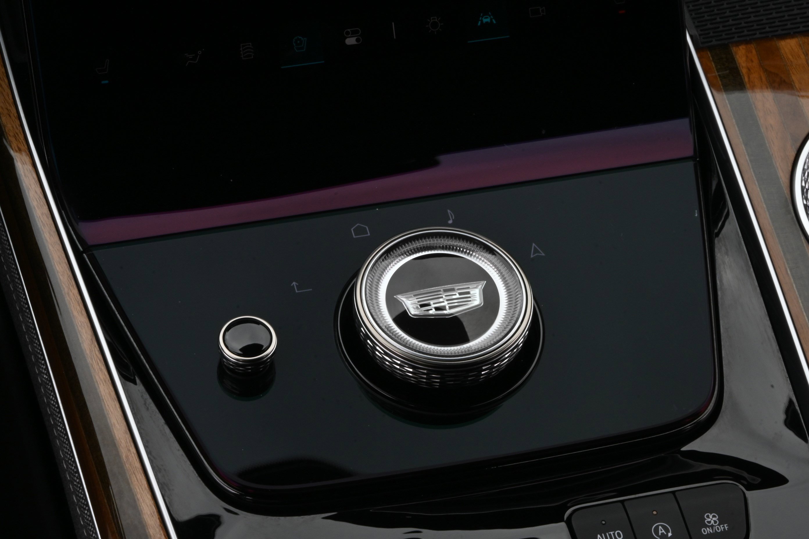 Used 2025 Cadillac Escalade ESV Premium Luxury Platinum AWD/4WD image 24