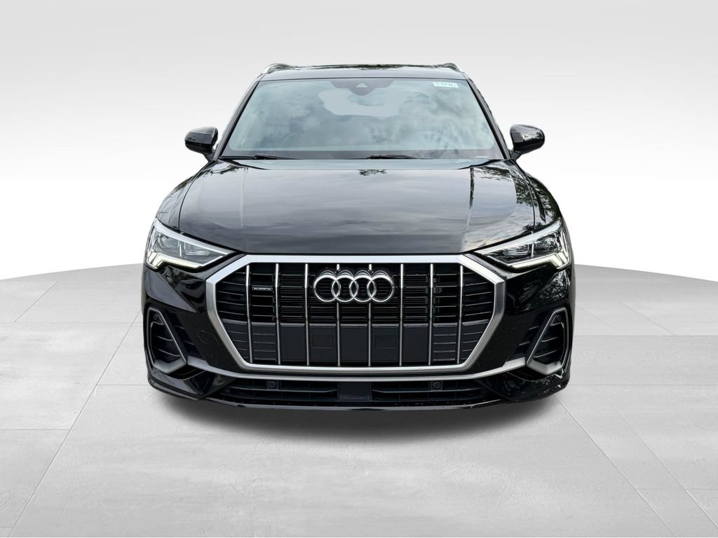 Used 2024 Audi Q3 2.0T Premium AWD/4WD image 2