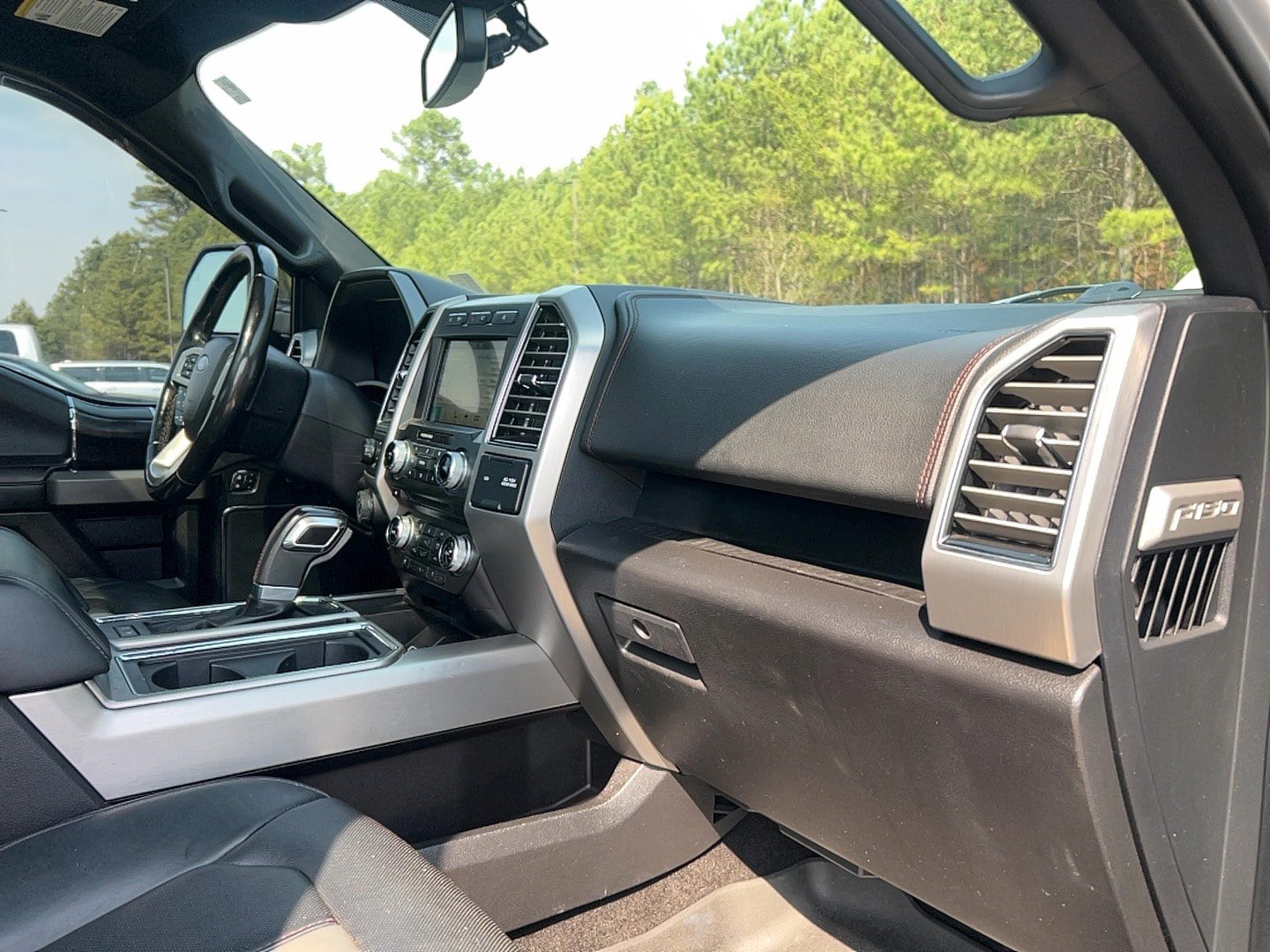 Used 2018 Ford F150 Platinum w/ Equipment Group 701A Luxury AWD/4WD image 25