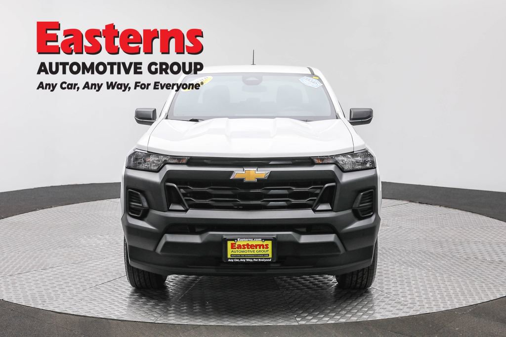 Used 2023 Chevrolet Colorado W/T image 2