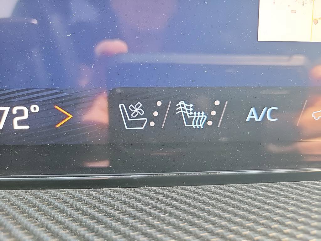 Used 2026 Chevrolet Traverse High Country image 28