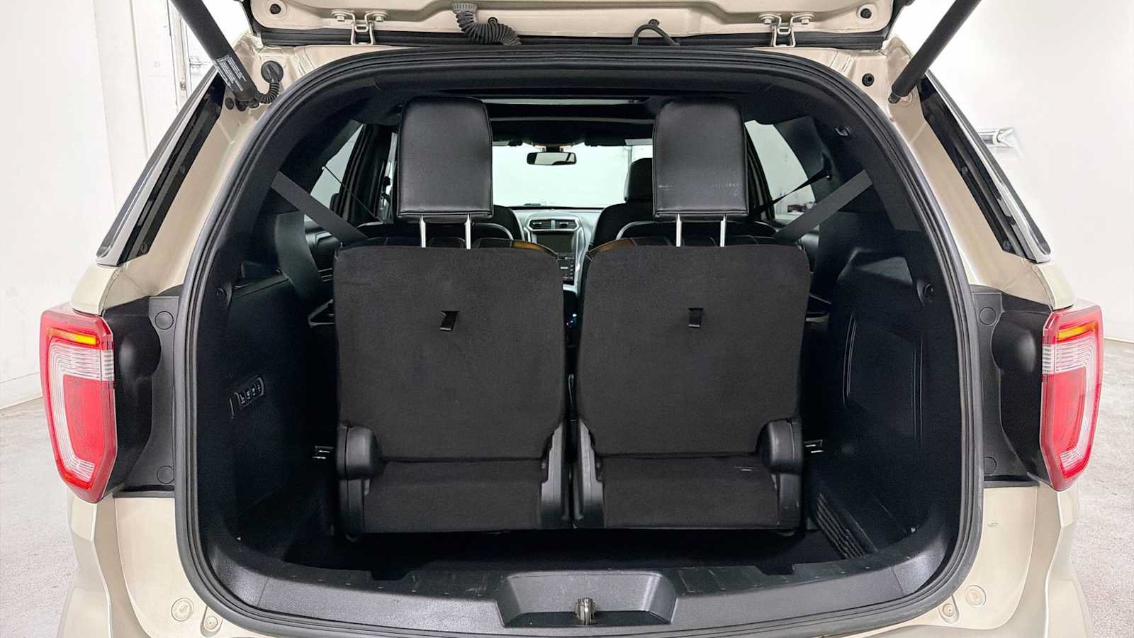 Used 2017 Ford Explorer Platinum AWD/4WD image 29