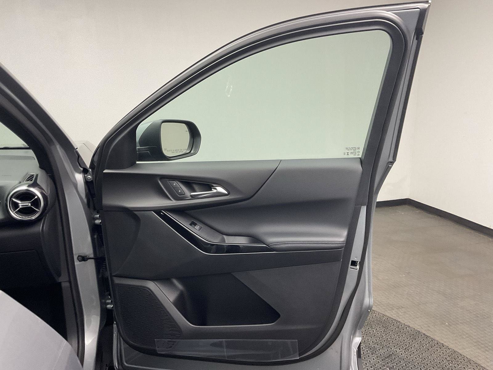 New 2027 Chevrolet Equinox LT FWD image 22
