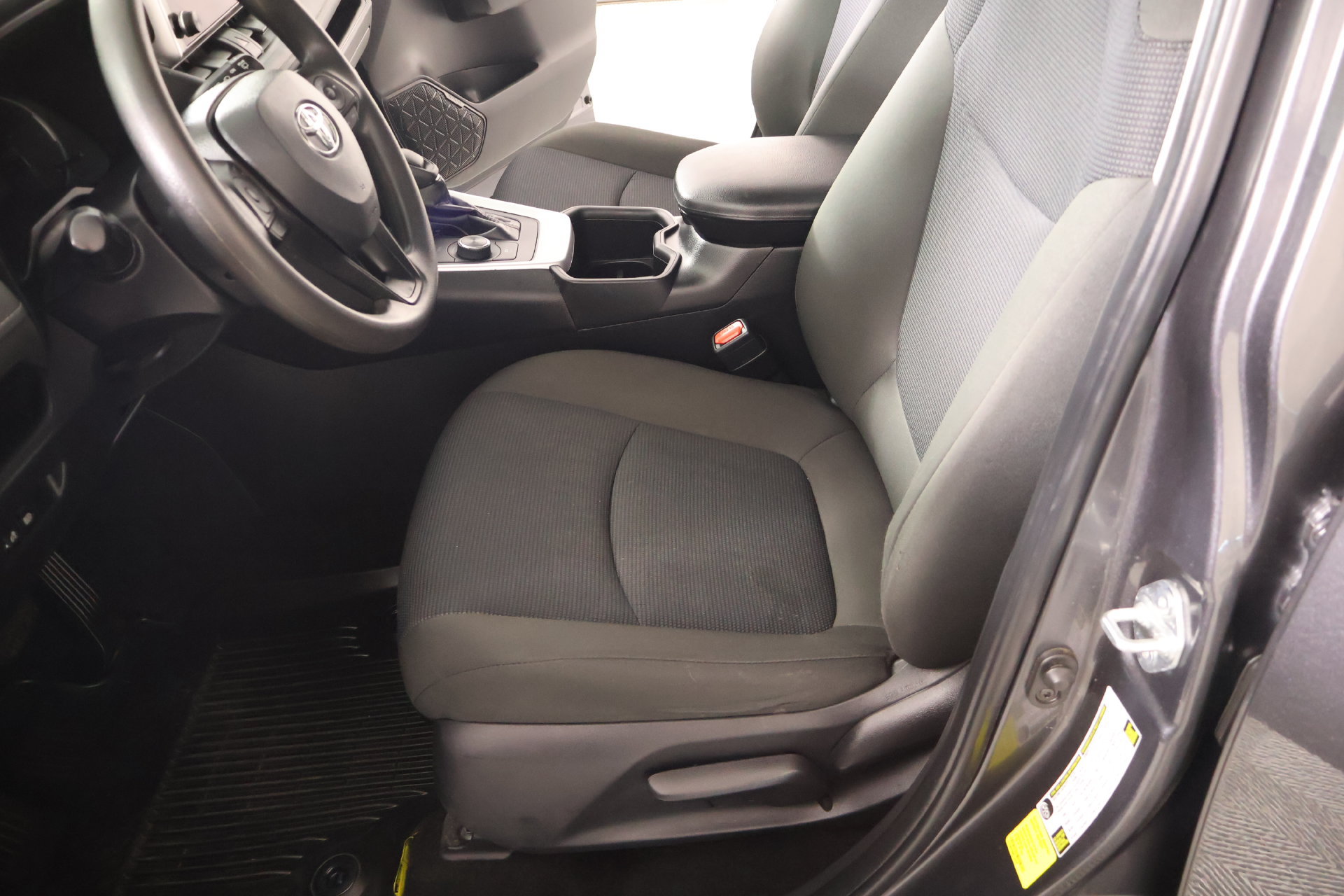 Used 2024 Toyota RAV4 LE AWD/4WD image 10