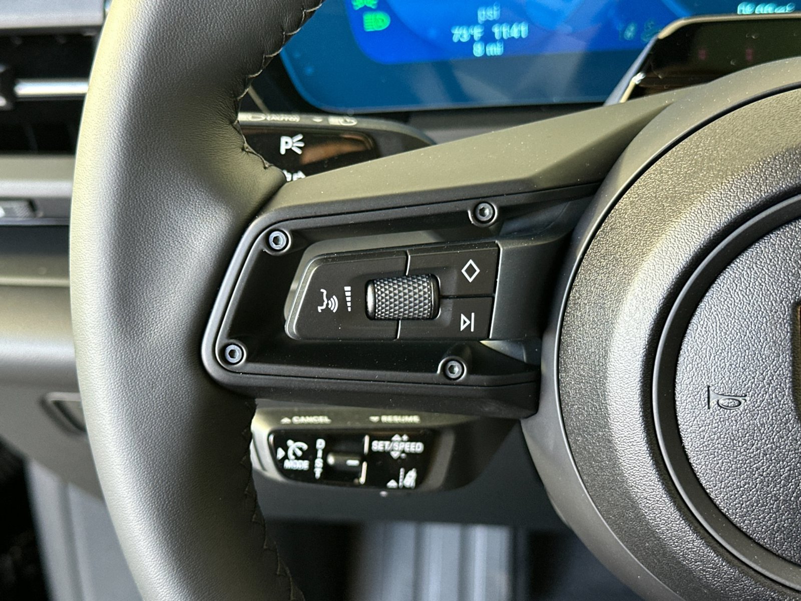 New 2026 Porsche Macan Electric RWD image 29