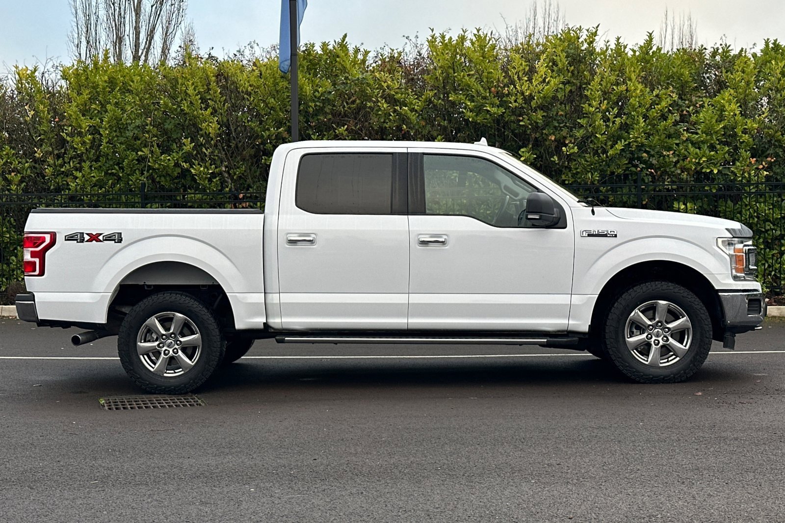 Used 2018 Ford F150 XLT w/ Equipment Group 302A Luxury image 3