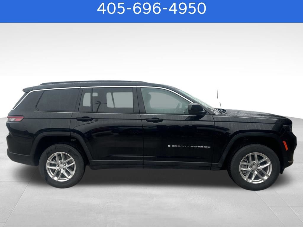 Used 2025 Jeep Grand Cherokee L Laredo image 4