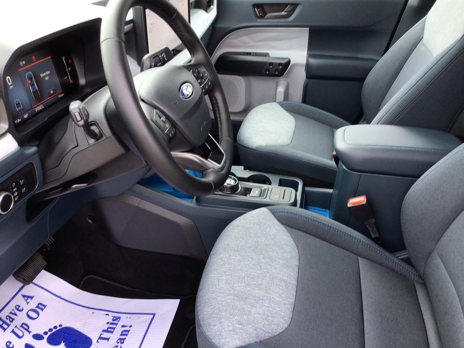 New 2026 Ford Maverick XLT w/ XLT Luxury Package FWD image 3