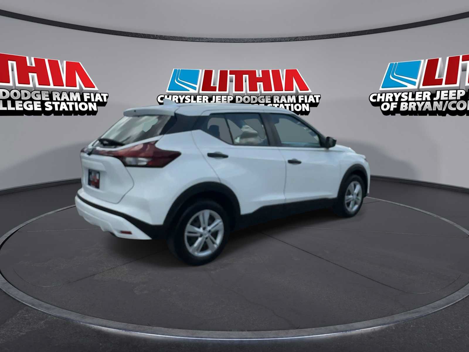 Used 2022 Nissan Kicks S FWD image 8