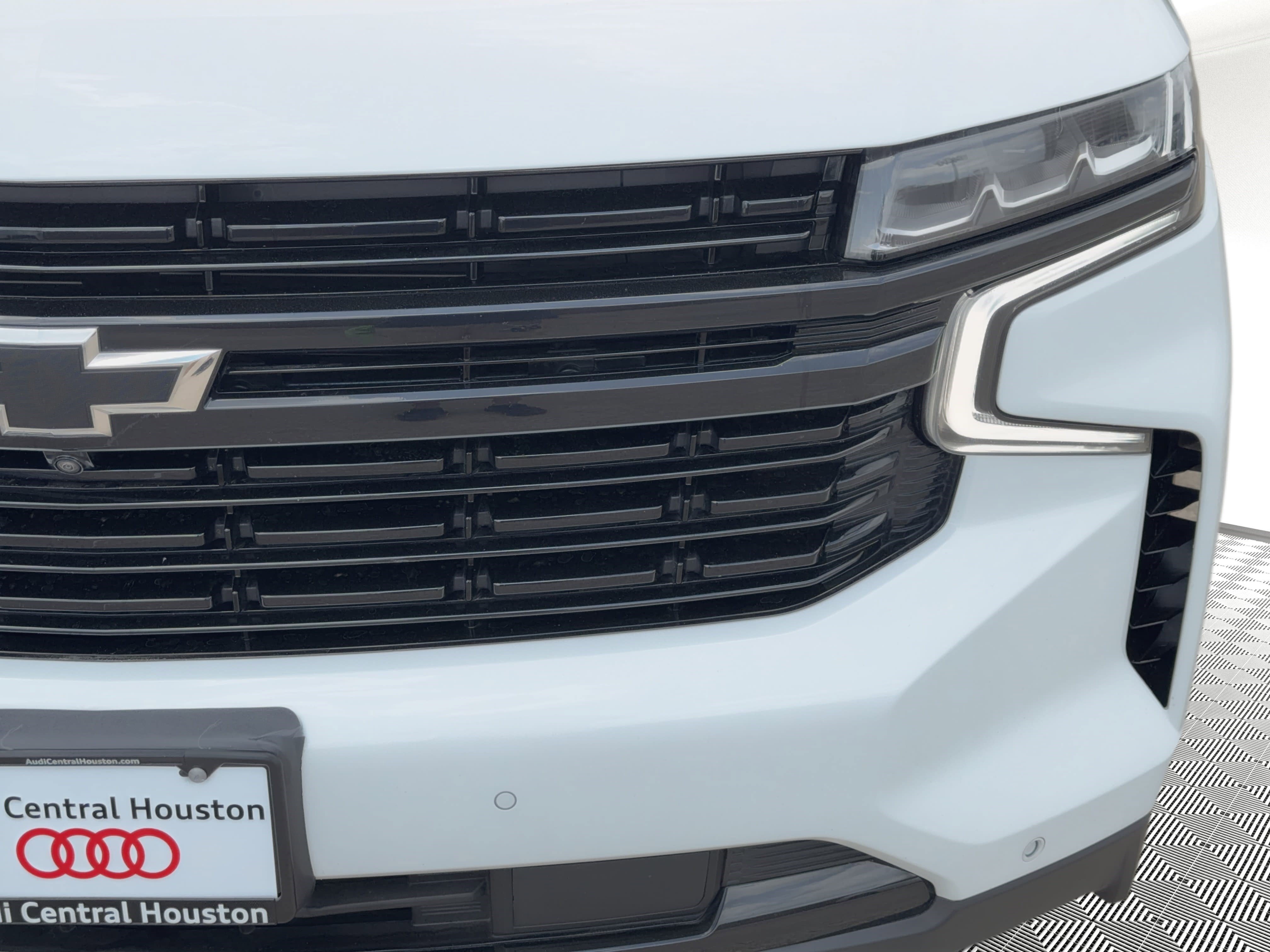 Used 2023 Chevrolet Suburban RST w/ Luxury Package AWD/4WD image 11