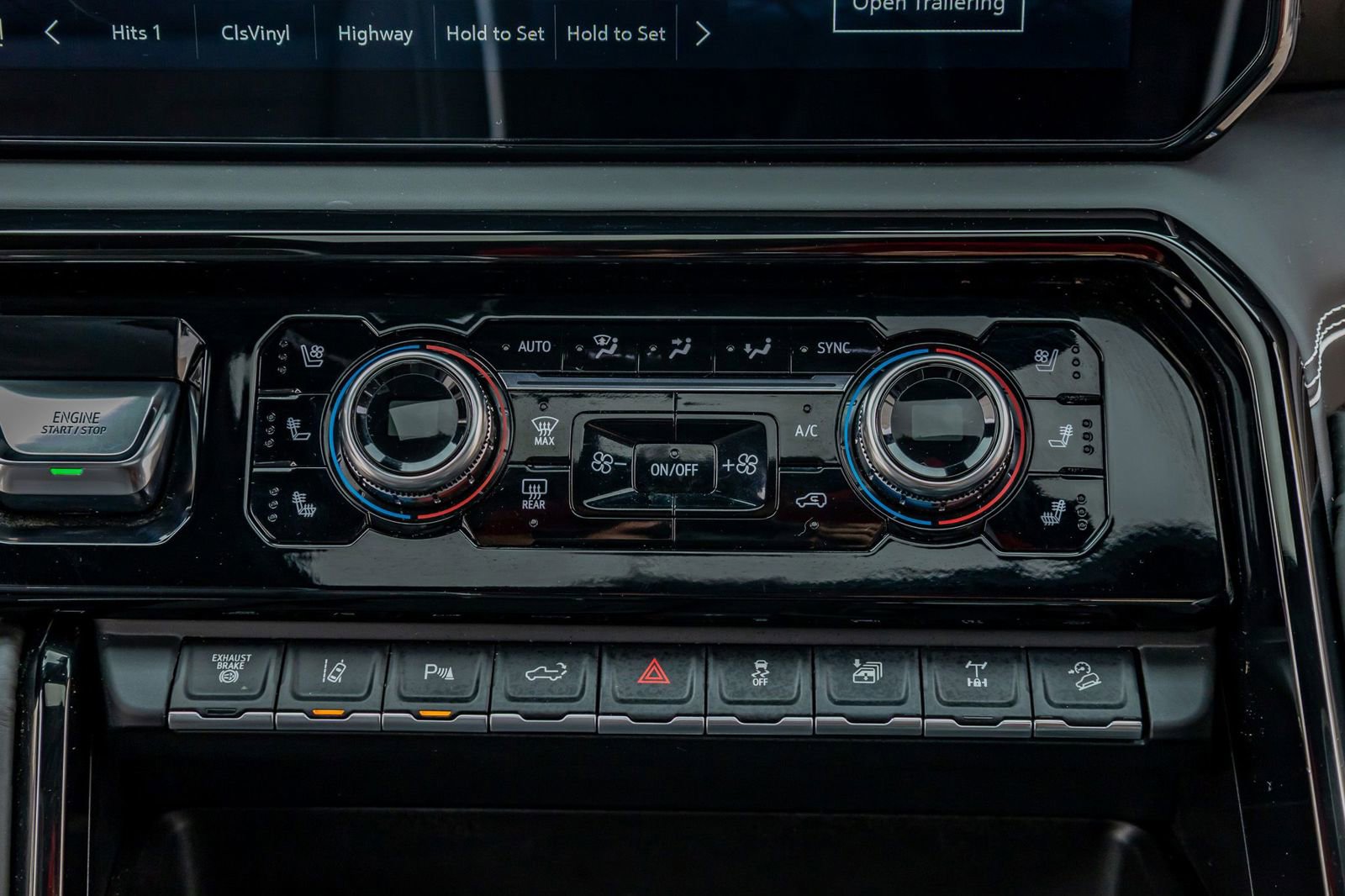 Used 2025 GMC Sierra 2500 AT4X image 26