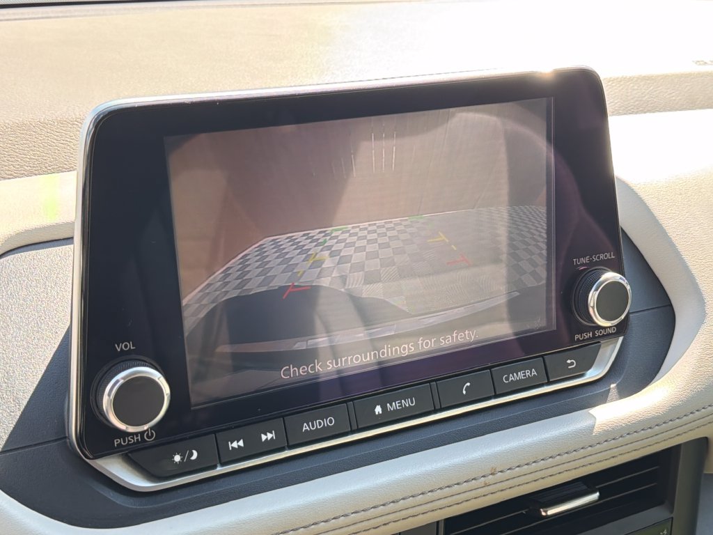 Used 2023 Nissan Rogue SV FWD image 8