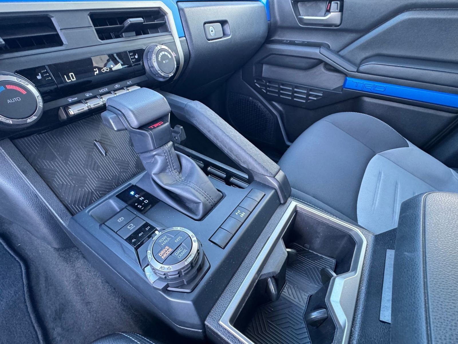 Used 2025 Toyota Tacoma SR image 39