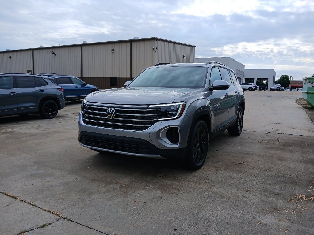 New 2026 Volkswagen Atlas SE FWD image 3