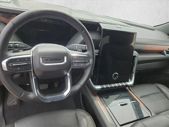 Used 2025 GMC Yukon Denali AWD/4WD image 15
