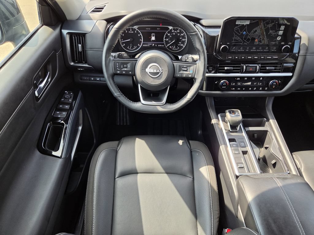 Used 2025 Nissan Pathfinder SL FWD image 13