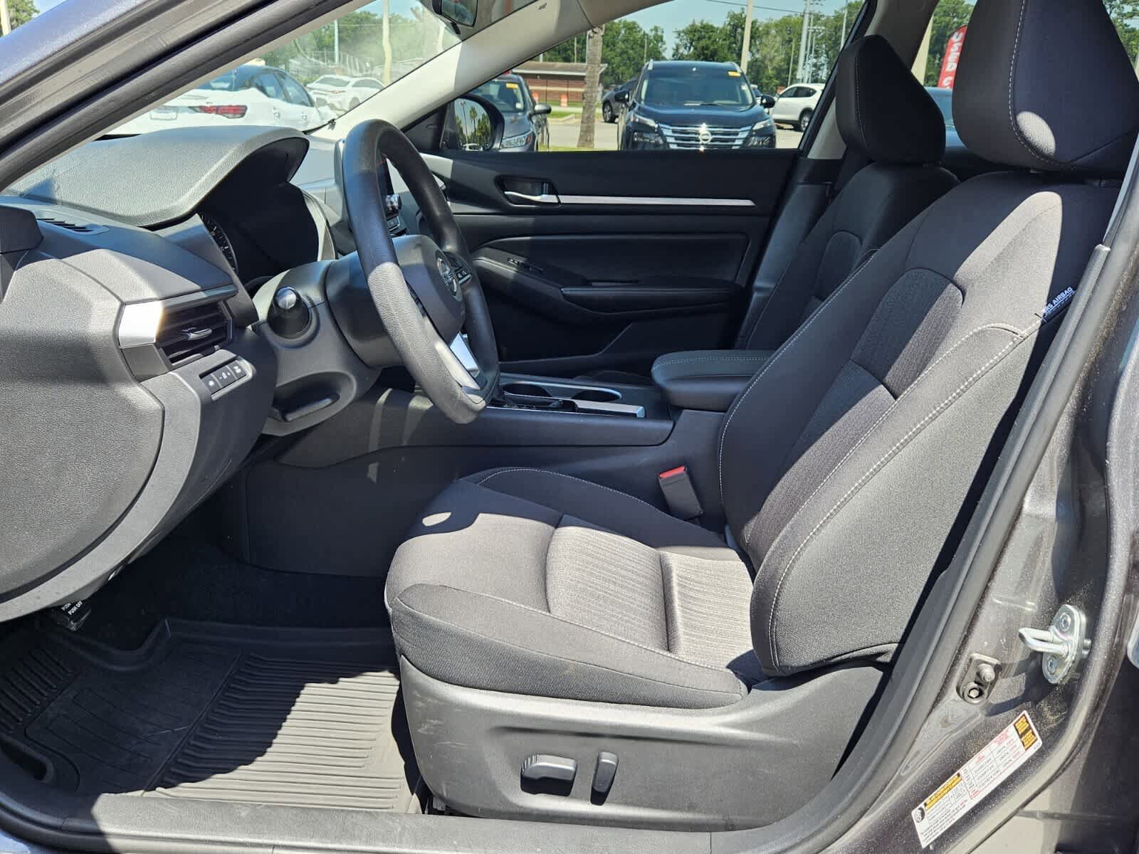 Used 2022 Nissan Altima 2.5 SV image 3