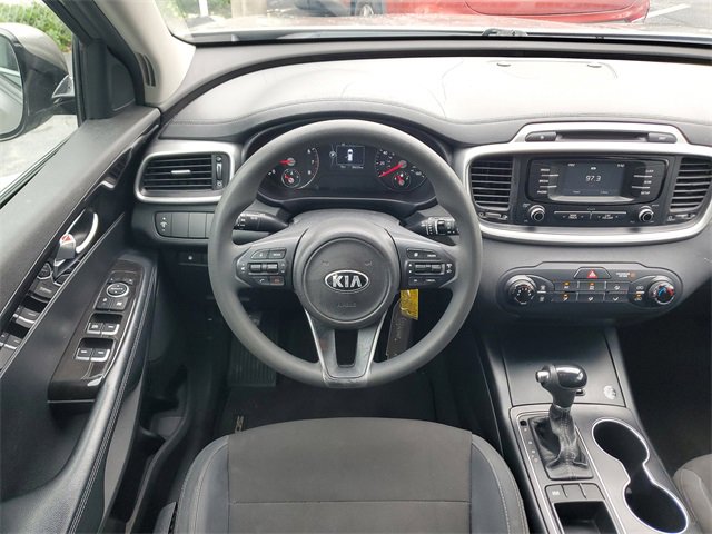 Used 2017 Kia Sorento LX image 12