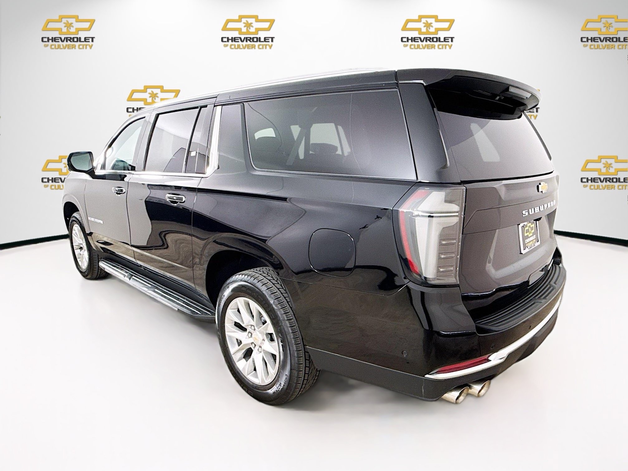 New 2026 Chevrolet Suburban Premier RWD image 6